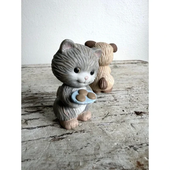 Vintage 1992 Avon Cat and Dog Porcelain Figurines Set Collectibles - Picture 3 of 6